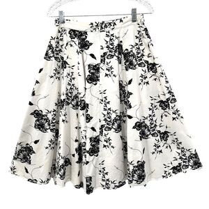 Hearts & Roses Retro Floral‎ Cotton Black and Cream Swing Style Skirt Size 8